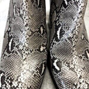 Madden Girl faux printed snakeskin ankle boots with retro heel NWOT Size 8